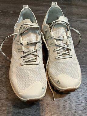 Keen Women's Light Tan Athletic Trail Sneakers